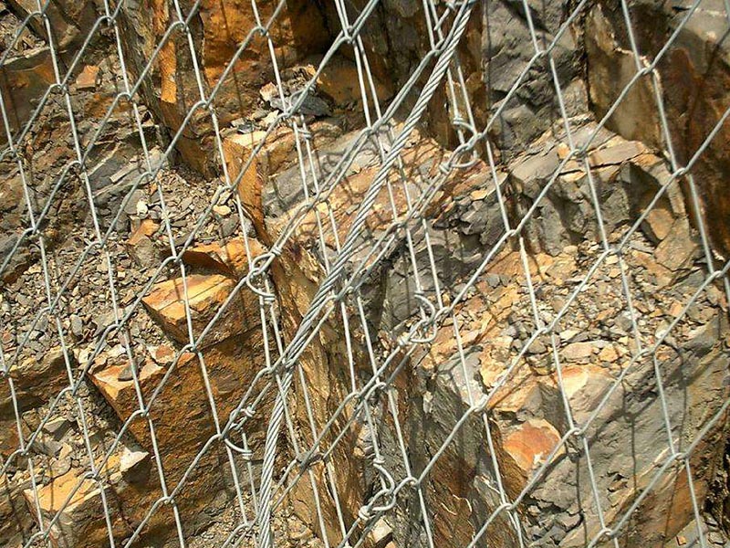 邊坡防護(hù)高強(qiáng)度鋼絲格柵